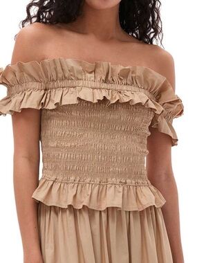 GANNI
Cotton Poplin Off-Shoulder Smock Top

167$
Colour: Beige